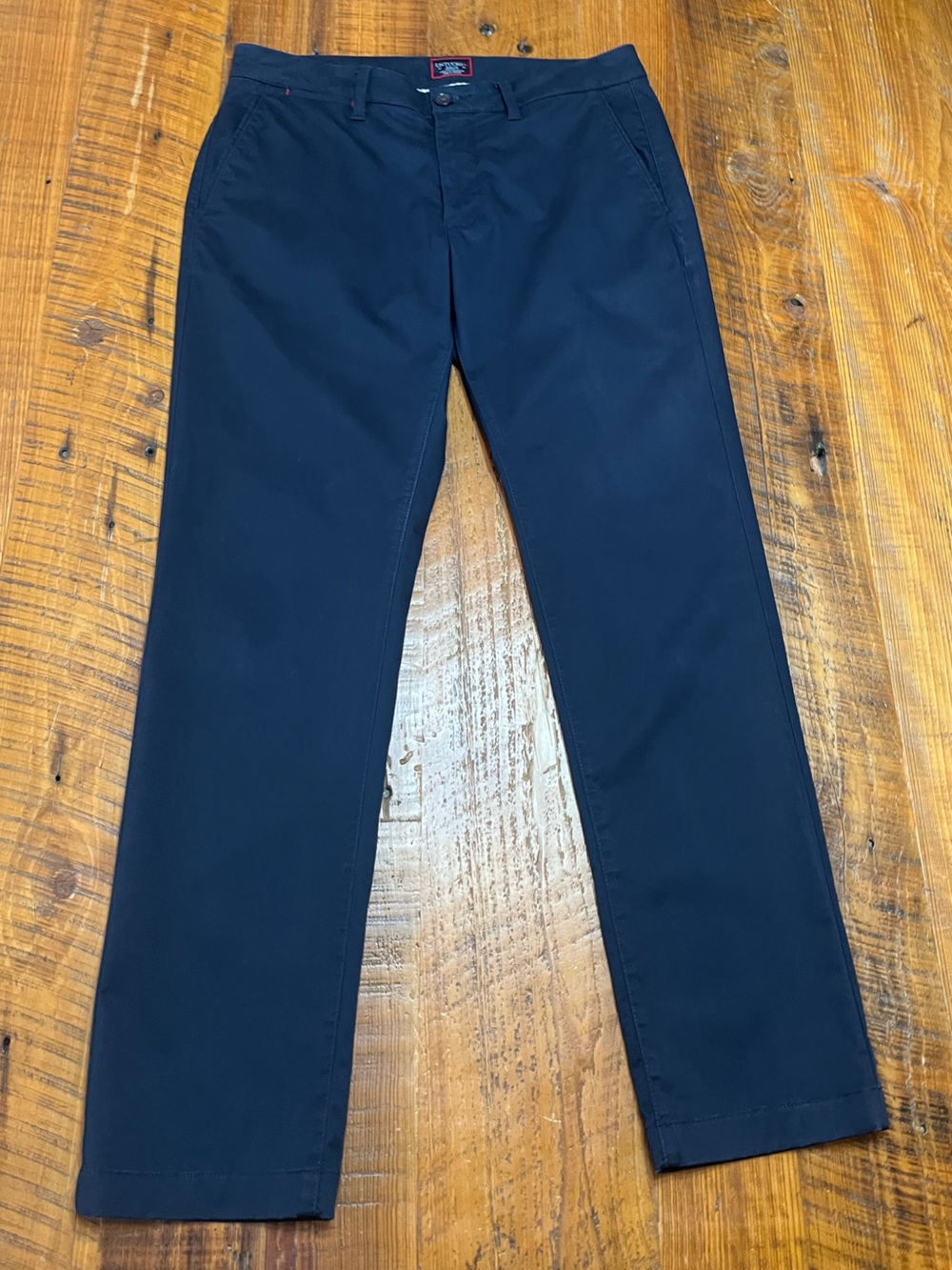 UNTUCKit Straight Fit Classic Navy Chinos Size 32